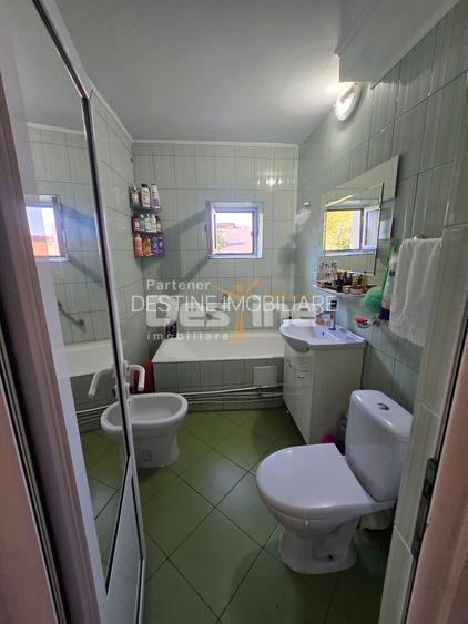 Apartament de vânzare | Zona TÂRGU CUCU | semidecomandat, 3 camere - 8