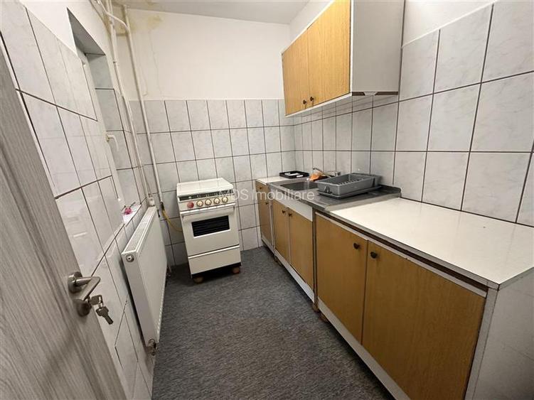 Decomandat, mobilat si utilat linga Piata Doina - 7