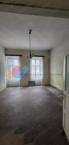 Apartament la casă cu curte și loc de parcare – zonă ultracentrală