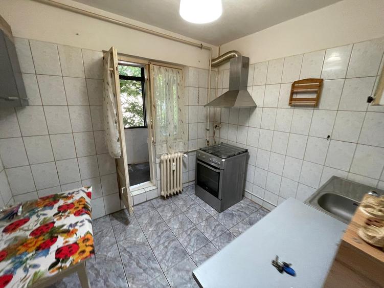Apartament 3 camere Militari Apusului | Etaj 1/4, Decomandat, 2 Bai, Bloc 1981
