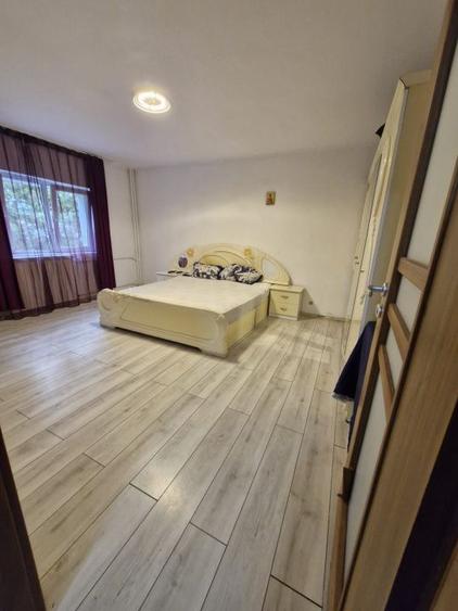 Apartament - 3 camere - Decomandat - Mall Vitan