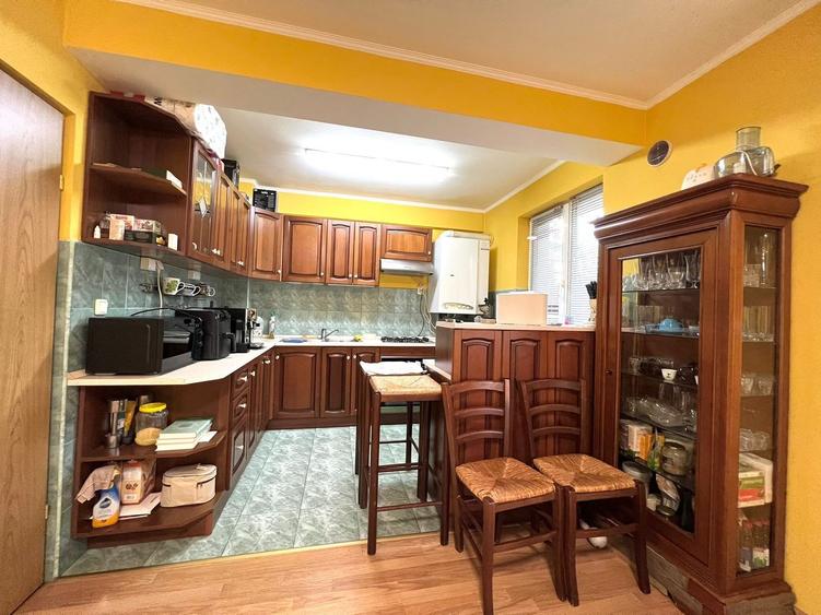 4 camere mobilate, de vanzare, parcare inclusa, cartier Buna Ziua