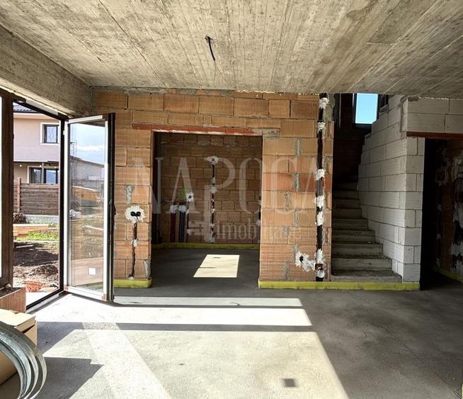 Casa 4 camere de vanzare in Dezmir