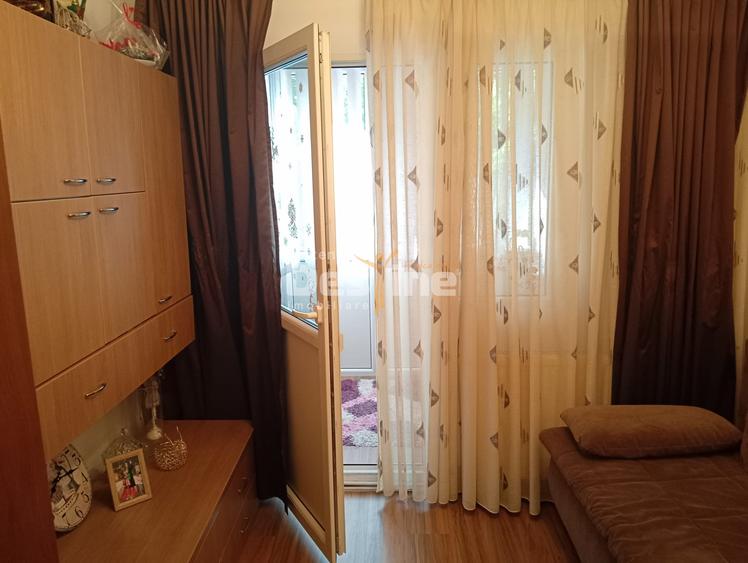 Apartament decomandat 4 camere, cartier 1 mai (centrala termica, AC)