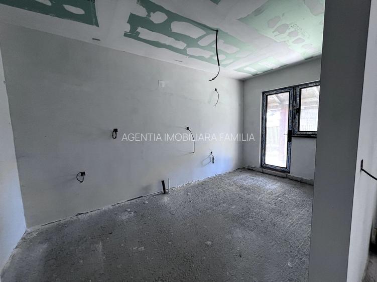 Vanzare casa P+M in Sendreni( in spatele Primariei), pret 92.500 euro - 26
