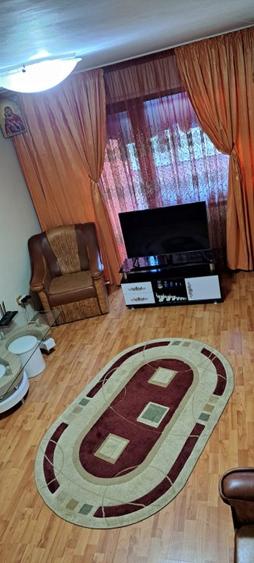 Apartament 3 camere mobilat Micro 21