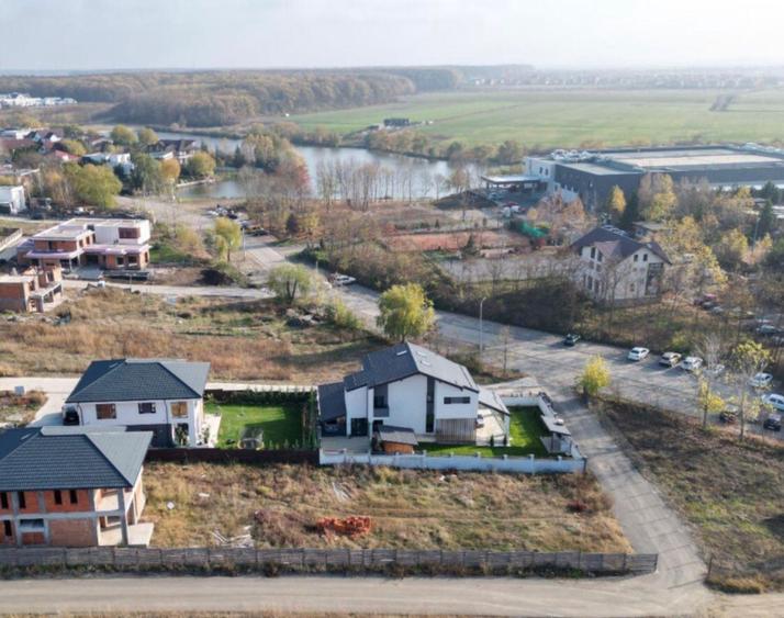 Teren  550 mp in Paradisul Verde cu Autorizatie de Construire vis a vis de SPA