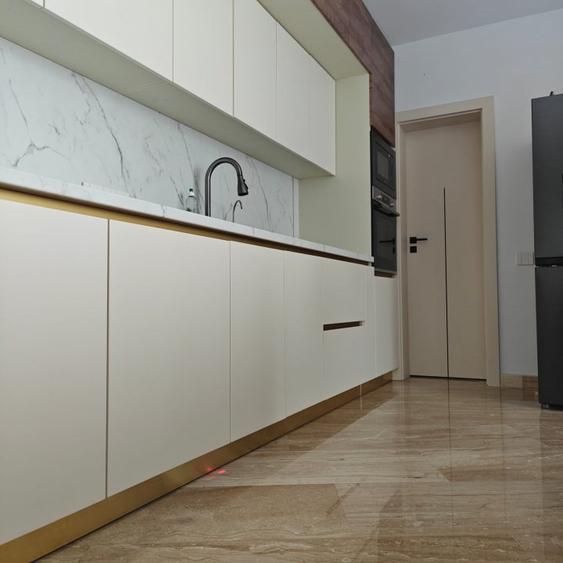 Casa lux 280mp teren 1000mp cartier Tineretului Sura Mica