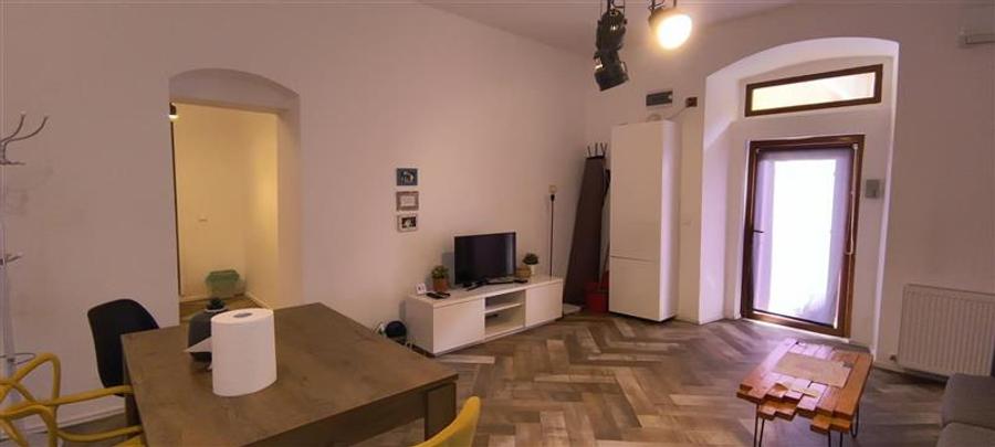 APARTAMENT ULTRACENTRAL, MOBILAT