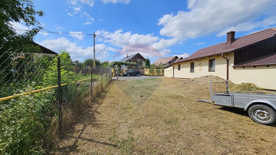 Casă / Vilă, teren 1700mp, în Lisaura-Ipotești, Suceava