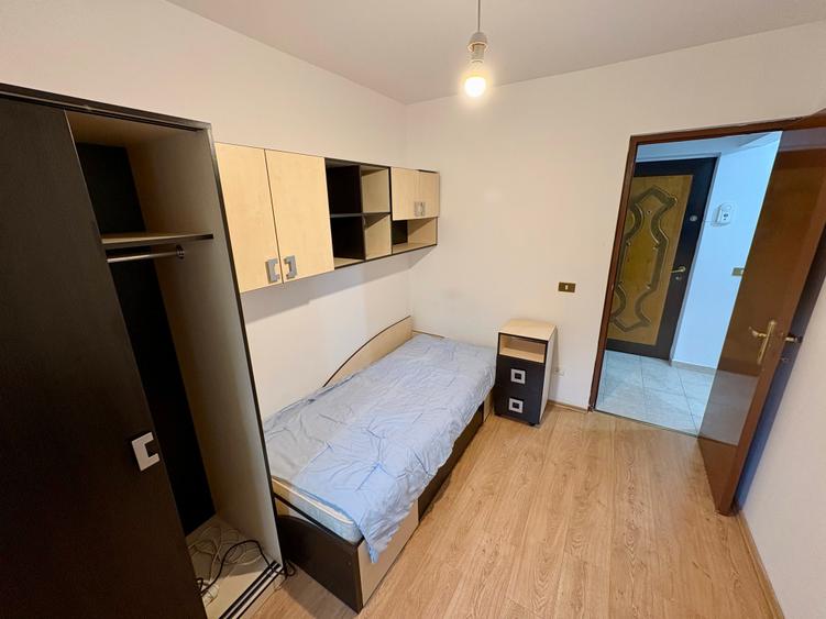 3 Camere Bloc Reabilitat Etaj 2/4 Loc de Parcare Izolat Termic