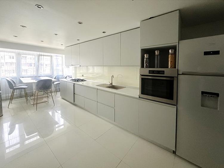 Apartament 3 camere Mega Mall, 84 mp, renovat, centrala