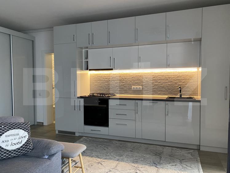 Apartament la cheie, 3 camere, 55 mp, 17 mp terasă, zona Metro