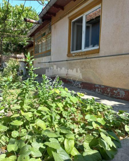 Teren de 435mp cu utilitati si deschidere 14 m- Coiciu / constructie demolabil
