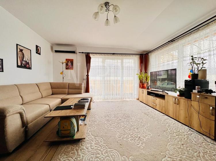 Apartament 3 camere de vanzare in Floresti
