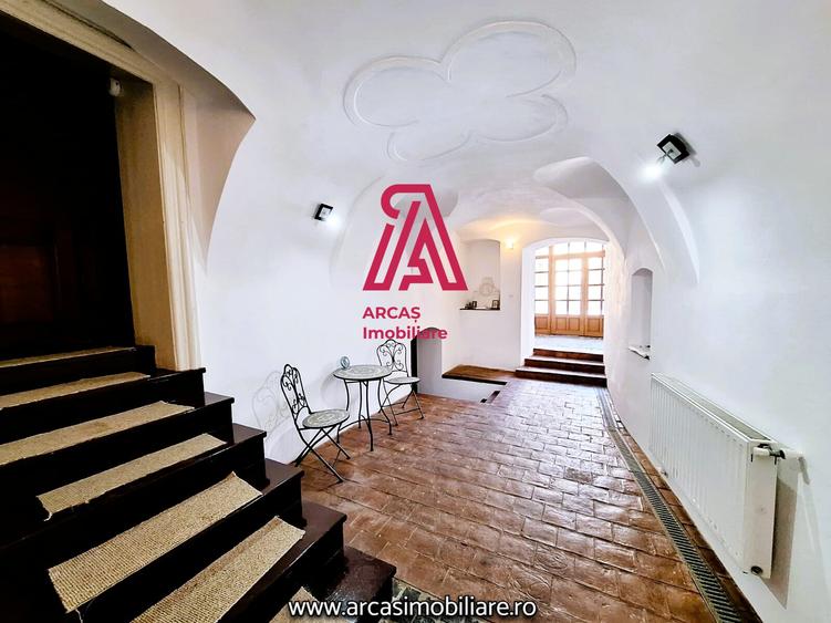 Casa individuala de vanzare cu 4 apartamente-Centrul Istoric Sibiu!
