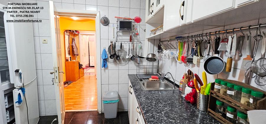 Apartament 3 camere decomandate,imbunatatiri, boxa,loc parcare,C-lea Romanului