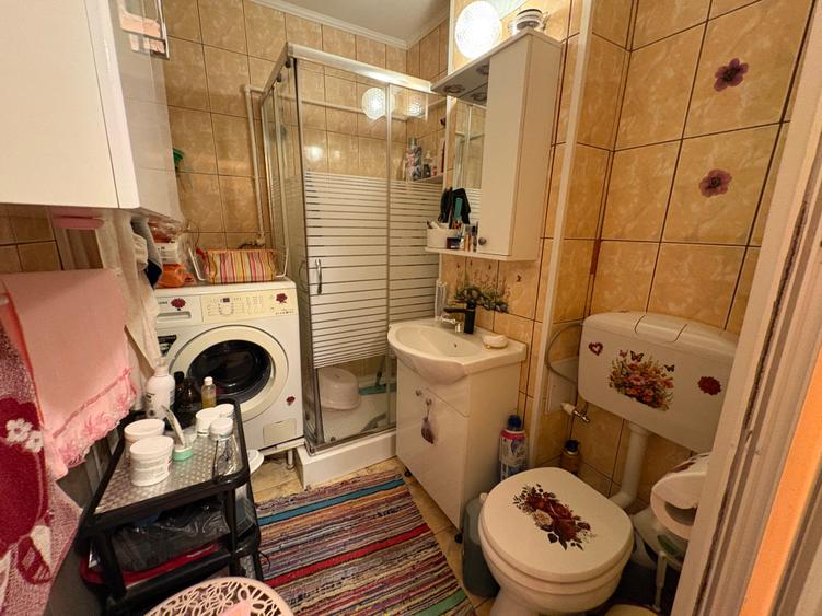 Apartament cu 2 camere în proces de reabilitare - Bulevardul Lacul Tei