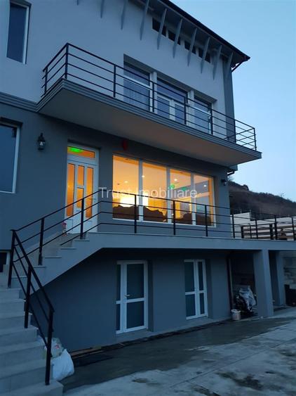 9 camere l Ideal Investitie l Util 418 mp l Teren 650 MP l Floresti