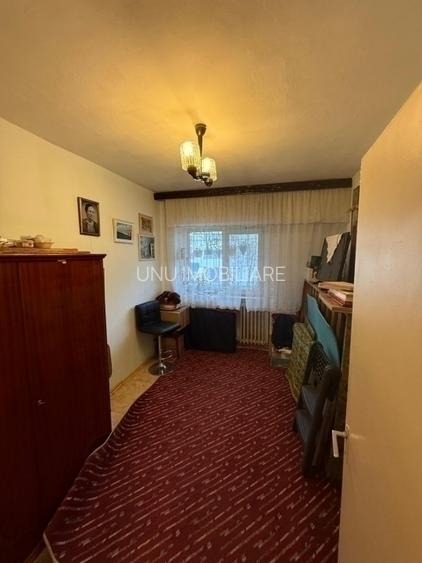 3 camere decomandat - etaj 1 - 80 mp - 2 bai- 124000 euro - 2