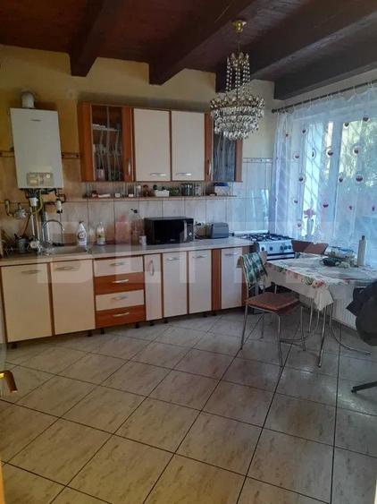 Casa de vanzare - 218 mp utili si 470 mp teren - Bardesti