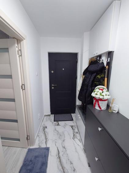 Vanzare apartament 3 camere , parter , micro 11 Târgoviște