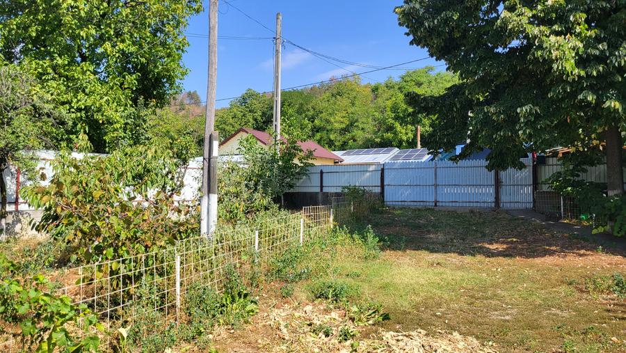 Casă de vânzare în mediul rural – liniște, natură și confort