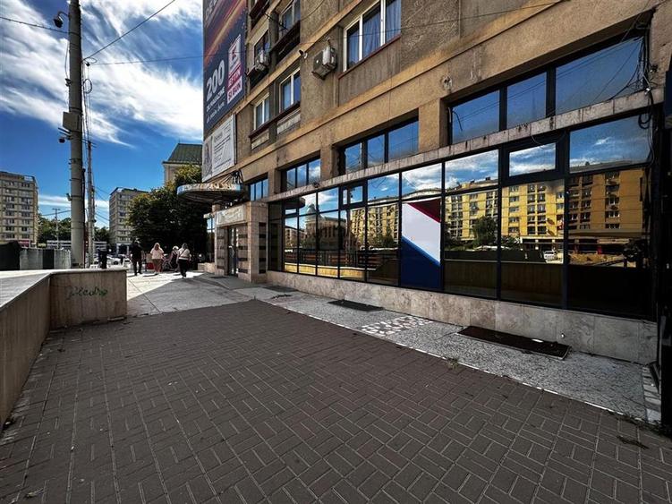 Spatii comerciale de la 38mp la 550mp, centru, Piata Unirii, Iasi