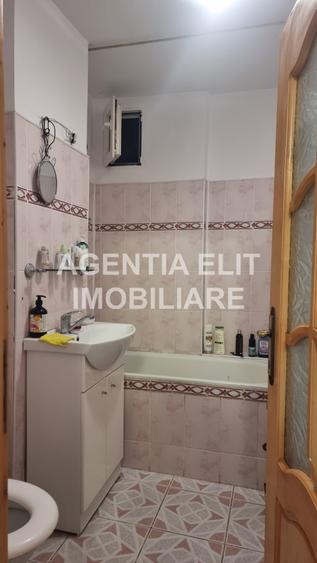 Apartament 4 camere, zona Piata Mare