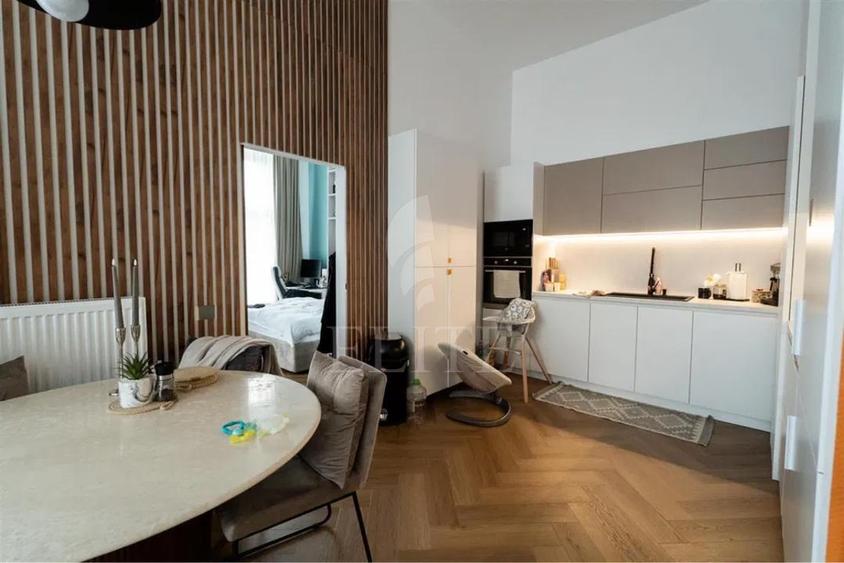 Apartament 3 camere în zona INTRE LACURI