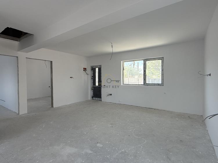 Oportunitate! Casa tip duplex, 3 cam, placa, T: 250mp! Comision 0%!