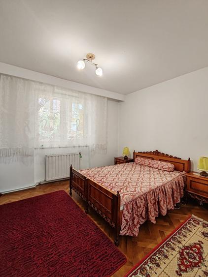 Apartament 3 camere, garaj, 74 mp, zona Decebal