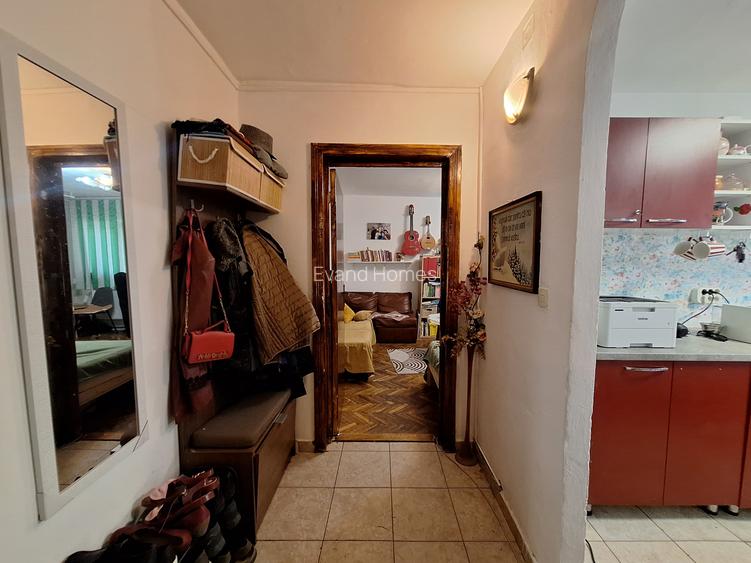 Apartament 2 camere-parter-decomandat-52 mp-centrala proprie-Soarelui - 3