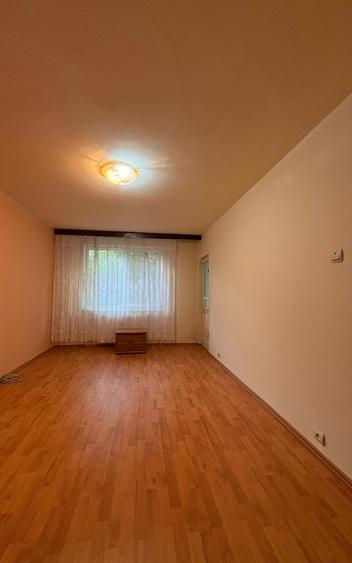 Crângași – Piață | 2 Camere Decomandat, Etaj 3/8, Bloc Anvelopat –Ideal Investie