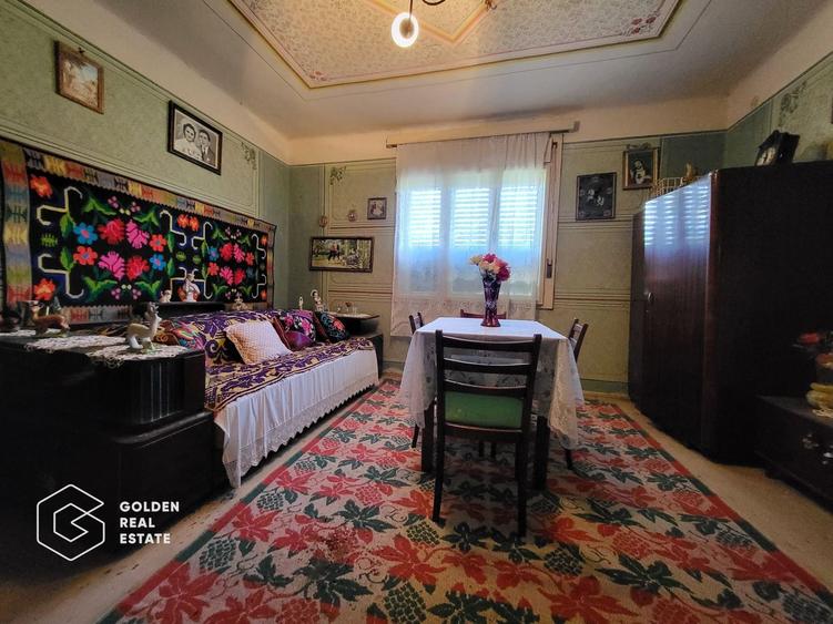Casa cu 3 corpuri de cladire, sat Lalasint