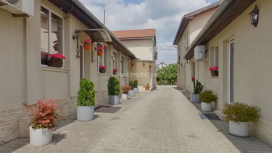 Casă generoasă cu 11 camere + spațiu comercial inclus | Calea Radnei - 5