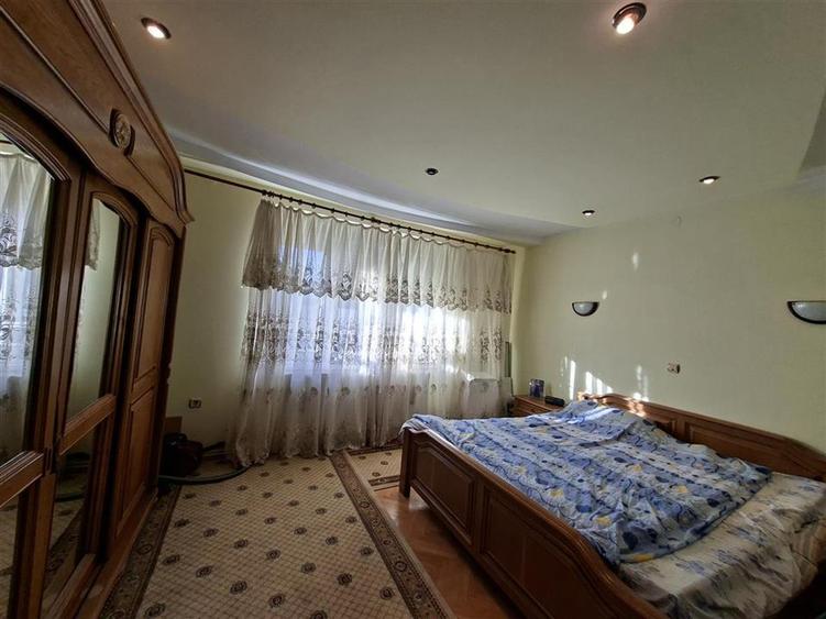 Casa Individuala 6 camere garaj 650 mp Teren zona Piata Cluj