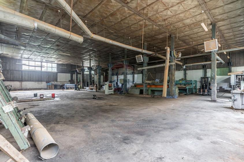 DE INCHIRIAT Complex Industrial – 9.230 mp Teren | Hale si Birouri