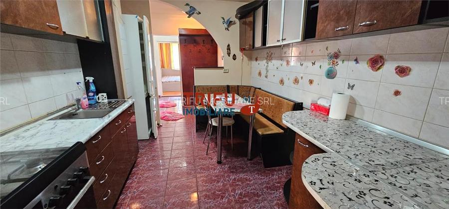 Apartament complet decomandat, 3 camere, 2 băi și garaj inclus - 15
