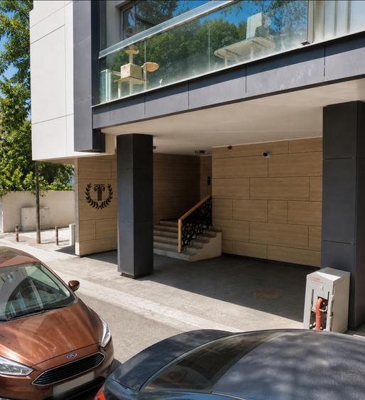 Apartament Unirii Piata Constitutiei Plus Curte 150 mp