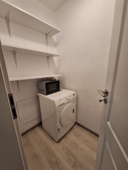 Apartament 2 camere, de vanzare, cu parcare, zona Bmw, Floresti