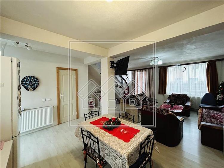Casa insiruita, 117 mp utili, gradina + 2 locuri de parcare