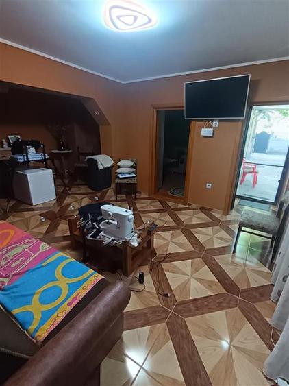 Casa foarte bine intretinuta, zona Cazasu