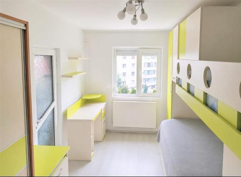Apartament 3 camere nedecomandat, zona Milcov - 3