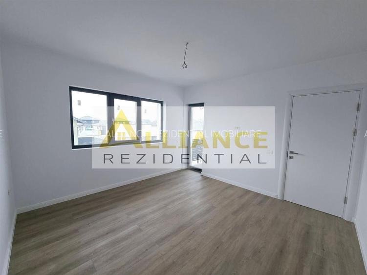 Vila individuala- 4 camere- panouri solare- 800m de STV - 6