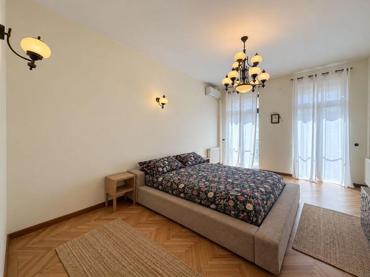 Apartament interbelic cu șemineu și balcon | Lângă Parcul Cișmigiu