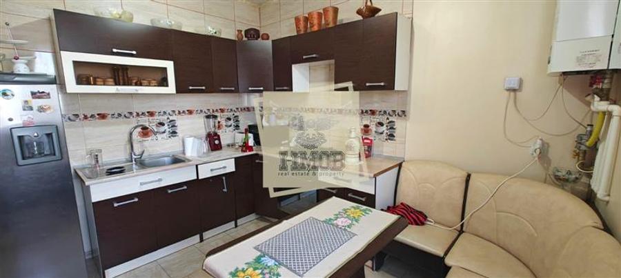 Apartament 3 camere terasa 80 mp si curte 145 mp zona Calea Cisnadiei