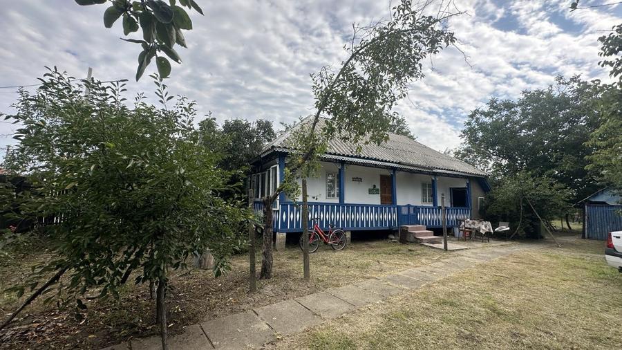 Casa traditionala+teren 1172mp intravilan in Lunca Corbului, Arges