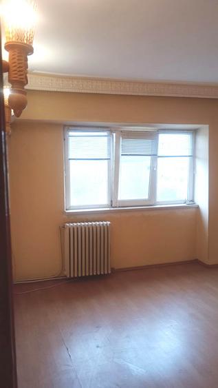 Apartament 2 camere decomandat, 55 MP, CT, et. intermediar, la bvd. Dacia