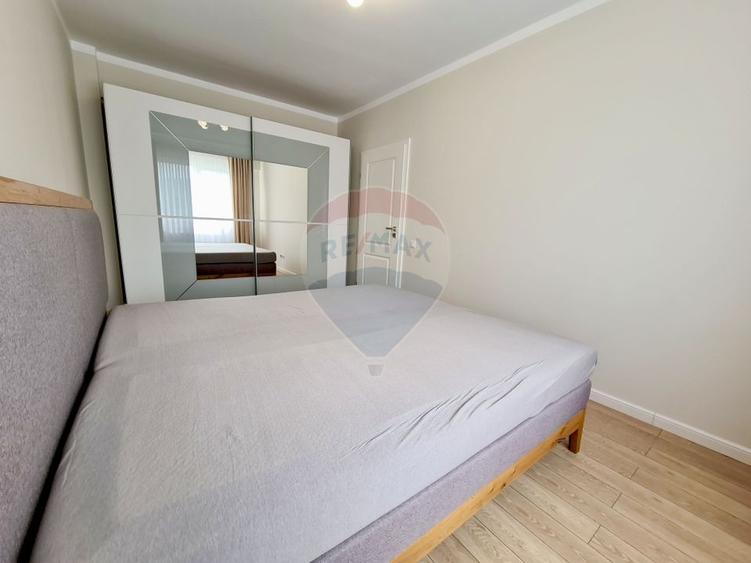 Apartament 2 camere, etaj 1, mobilat premium, parcare în curte